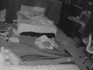 voyeurcam-baileybase-room