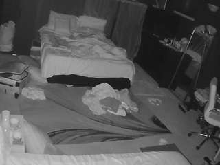 voyeurcam-baileybase-room