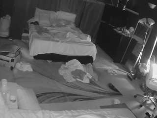voyeurcam-baileybase-room