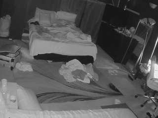 voyeurcam-baileybase-room