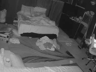 voyeurcam-baileybase-room