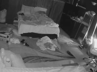 voyeurcam-baileybase-room
