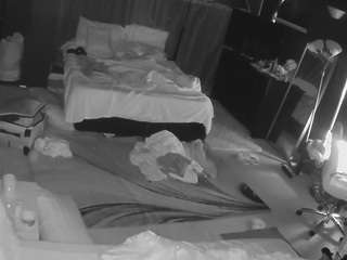 voyeurcam-baileybase-room