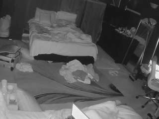 voyeurcam-baileybase-room