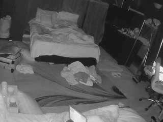 voyeurcam-baileybase-room