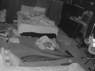 voyeurcam-baileybase-room