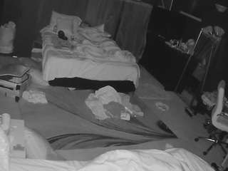 voyeurcam-baileybase-room