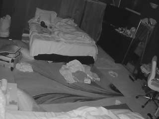 voyeurcam-baileybase-room