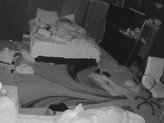 voyeurcam-baileybase-room