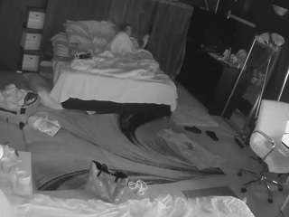 voyeurcam-baileybase-room