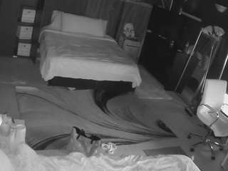 voyeurcam-baileybase-room