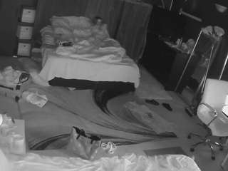 voyeurcam-baileybase-room