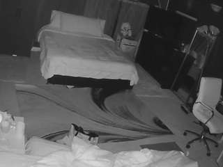 voyeurcam-baileybase-room