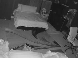 voyeurcam-baileybase-room