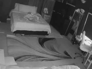 voyeurcam-baileybase-room