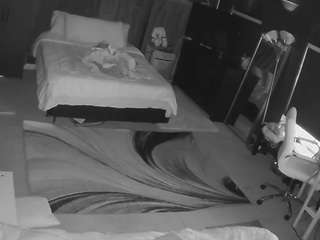 voyeurcam-baileybase-room