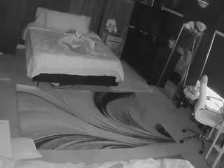 voyeurcam-baileybase-room