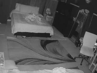 voyeurcam-baileybase-room