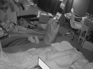 voyeurcam-baileybase-room