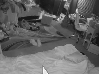 voyeurcam-baileybase-room