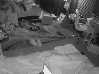 voyeurcam-baileybase-room