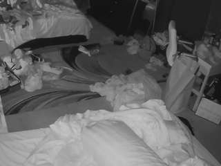voyeurcam-baileybase-room