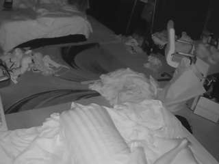 voyeurcam-baileybase-room