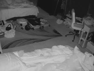 voyeurcam-baileybase-room