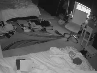 voyeurcam-baileybase-room