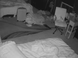 voyeurcam-baileybase-room