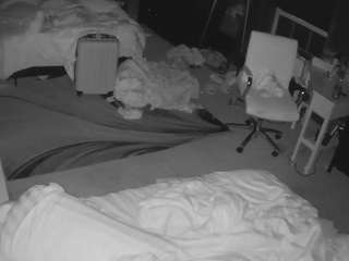 voyeurcam-baileybase-room
