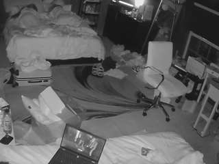 voyeurcam-baileybase-room