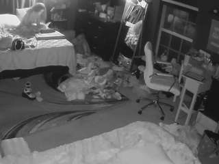 voyeurcam-baileybase-room