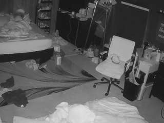 voyeurcam-baileybase-room