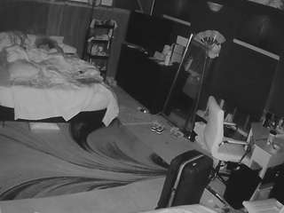 voyeurcam-baileybase-room