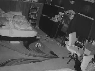 voyeurcam-baileybase-room