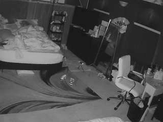 voyeurcam-baileybase-room