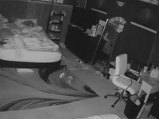 voyeurcam-baileybase-room
