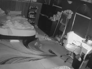 voyeurcam-baileybase-room