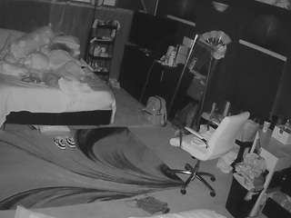 voyeurcam-baileybase-room