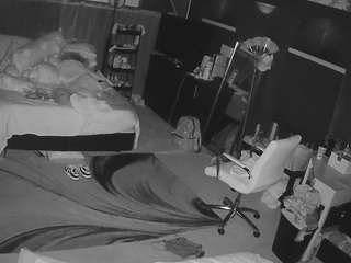 voyeurcam-baileybase-room
