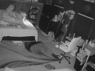 voyeurcam-baileybase-room