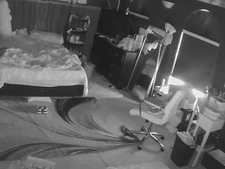 voyeurcam-baileybase-room
