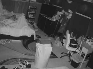 voyeurcam-baileybase-room
