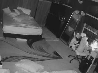 voyeurcam-baileybase-room