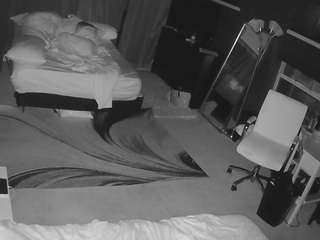 voyeurcam-baileybase-room