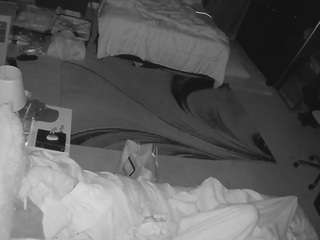 voyeurcam-baileybase-room