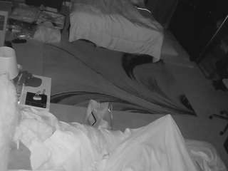 voyeurcam-baileybase-room