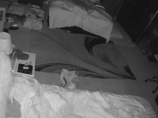 voyeurcam-baileybase-room