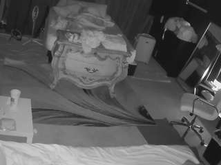 voyeurcam-baileybase-room